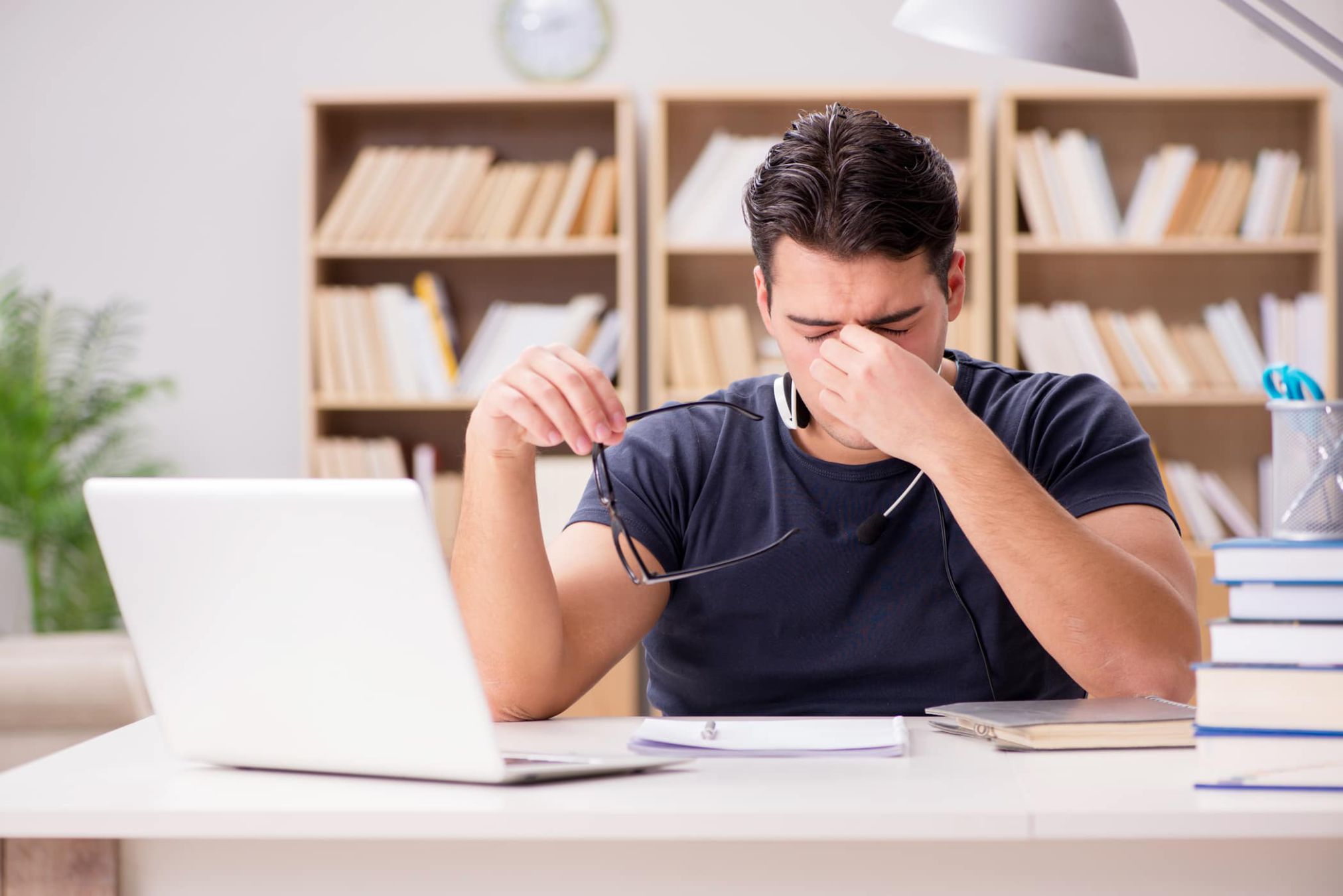 Bạn n&ecirc;n tr&aacute;nh tiếp x&uacute;c với thiết bị điện tử để giảm &aacute;p lực cuộc sống